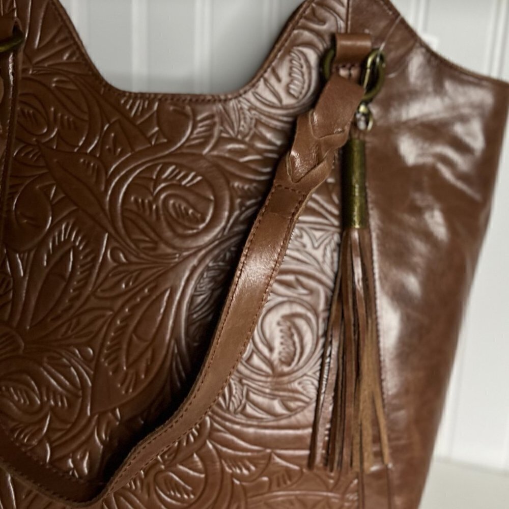 THE SAK COLLECTIVE  Sierra Leather Shopper  in Teak Leaf - Picture 2 of 10